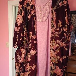 DAVI & DANI Floral Kimono with Pink Accents